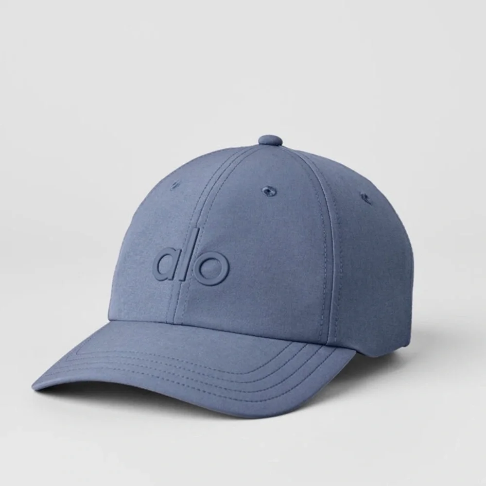 Alo Yoga Performance Off-Duty Cap Bluestone